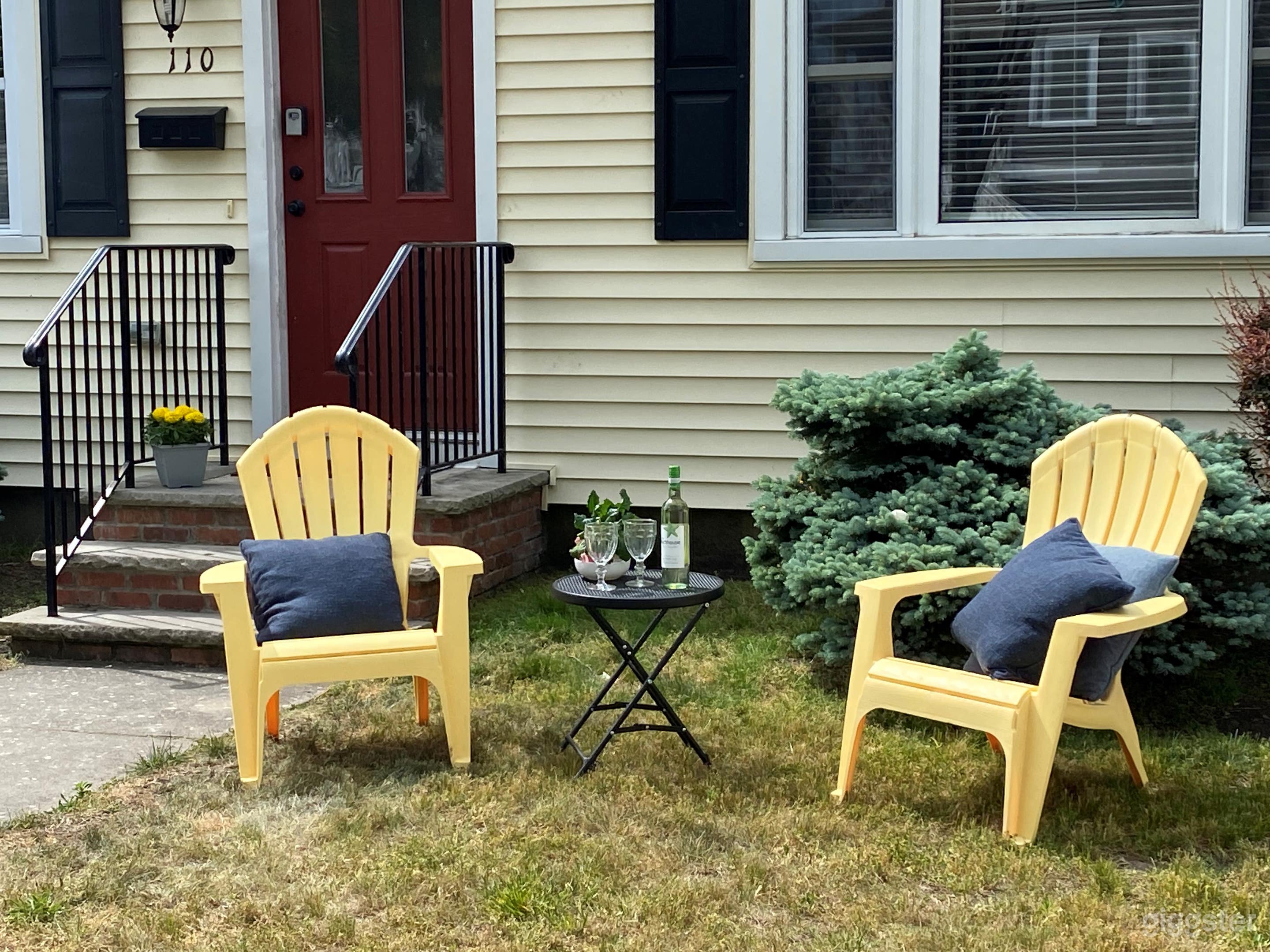 close up front of houses]