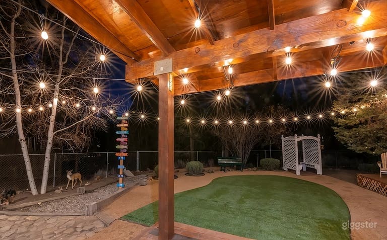  Charming Cottage Backyard Oasis 