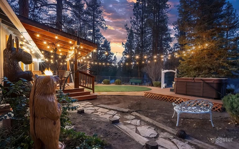  Charming Cottage Backyard Oasis 