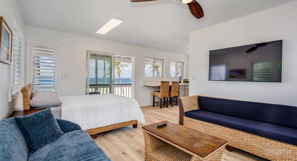 A Refreshing Beachside Bungalow in Haleiwa Photo 1