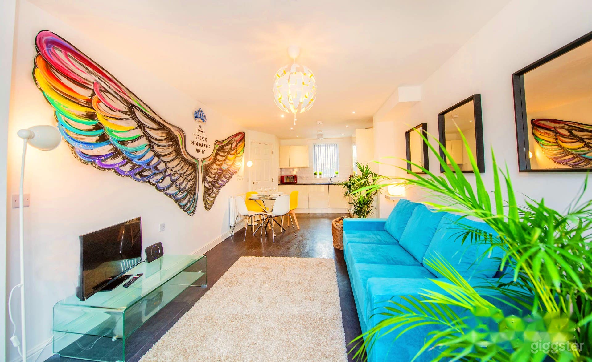 Clean Open Modern Living Space in Liverpool Photo 1