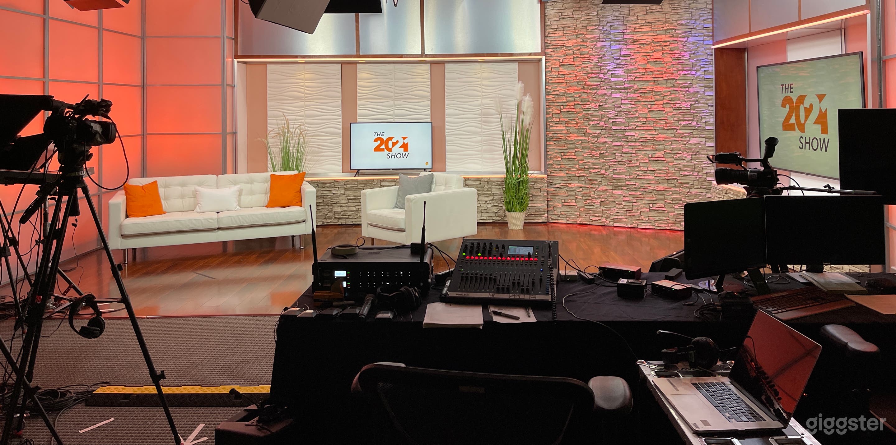 Broadcast Talk Show Studio Sets and Green Screen Photo 2