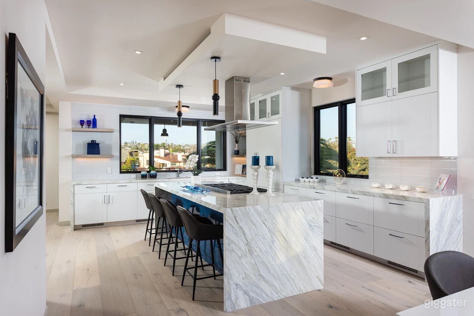 Serenity Modern I Photo 4