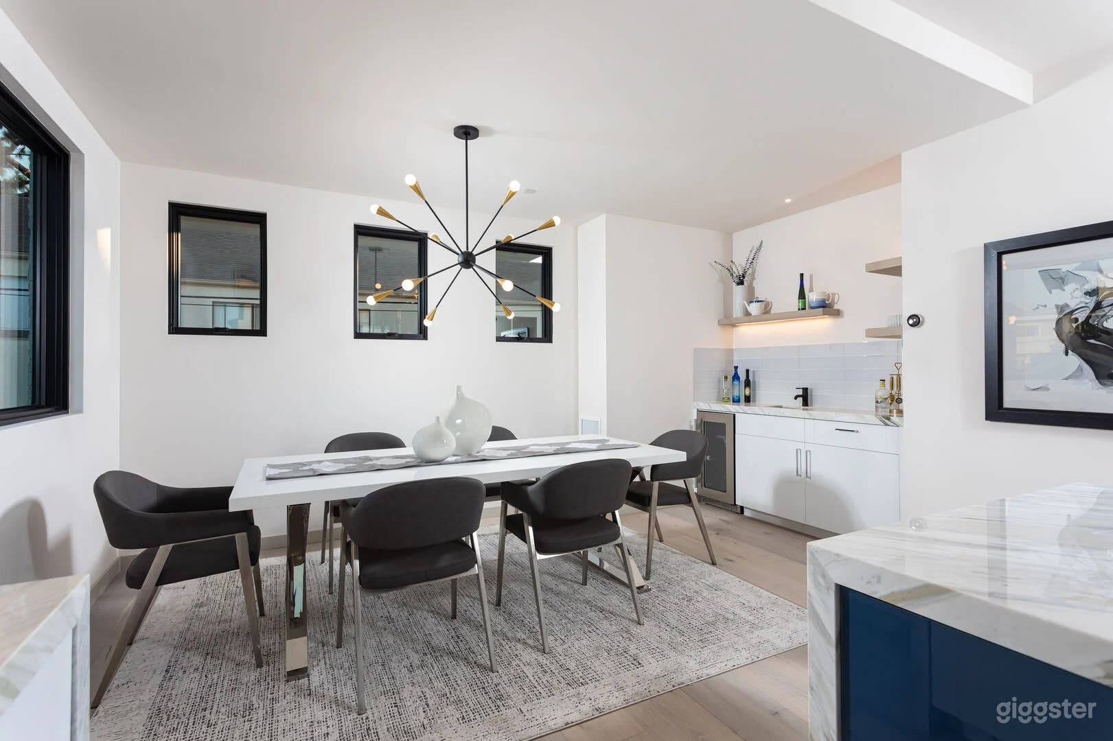 Serenity Modern I Photo 3