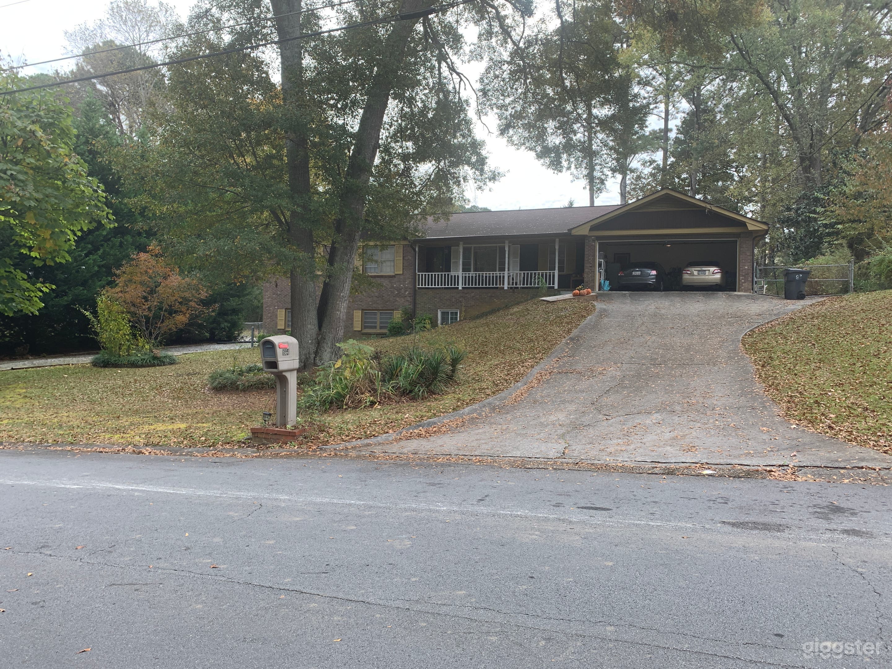 Front view. Two driveways. 