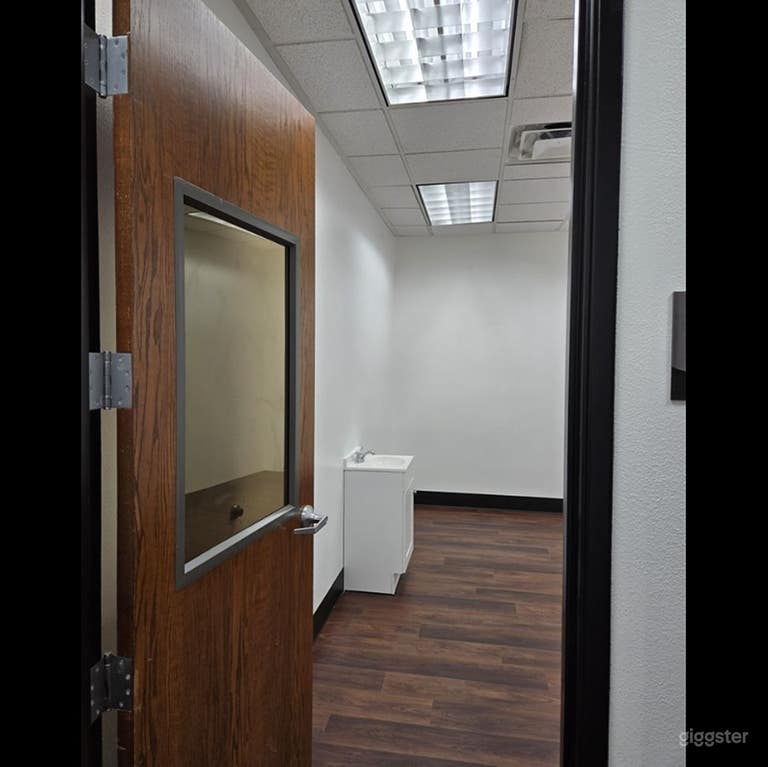  Spacious 3,000 sq. ft. Beauty Salon  