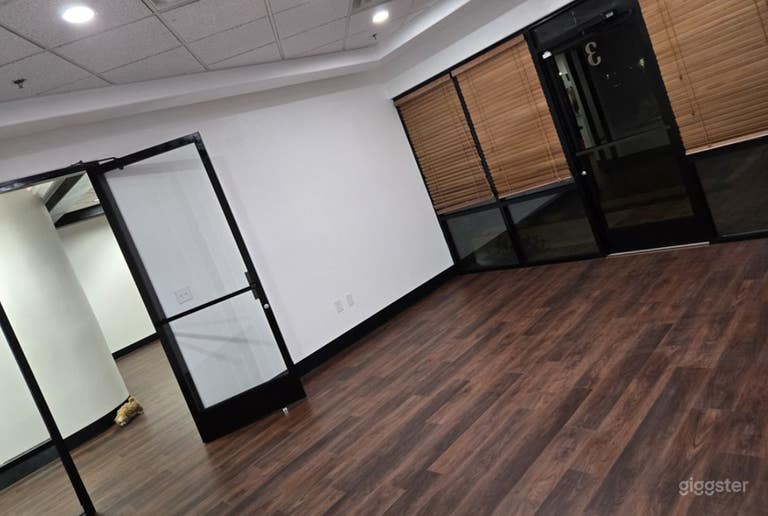  Spacious 3,000 sq. ft. Beauty Salon  