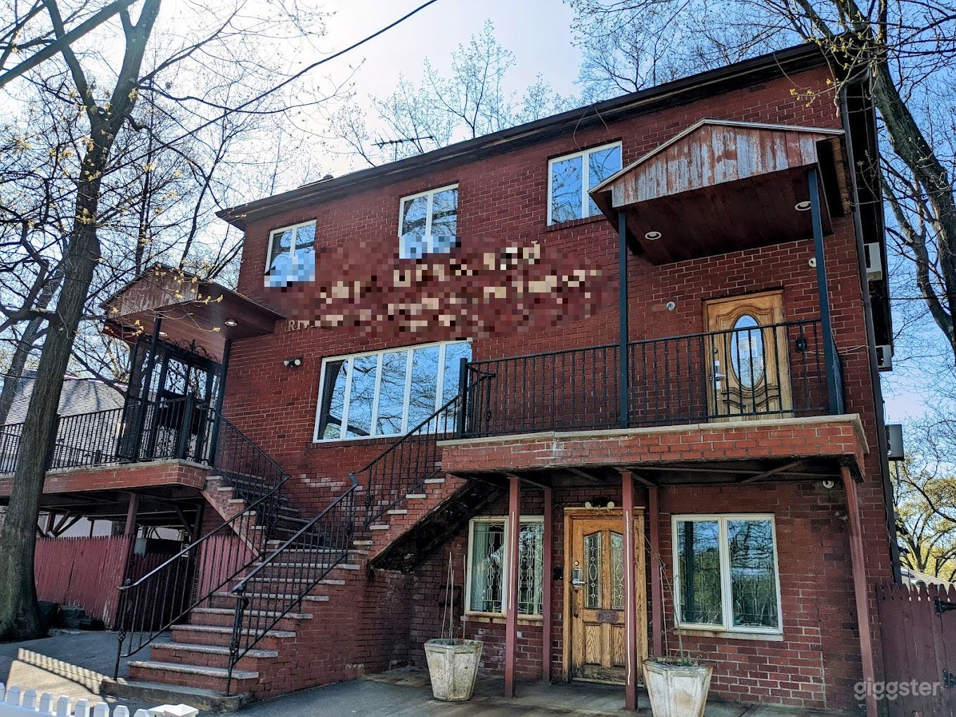 Versatile Brick Building with Rental Spaces Available Photo 1