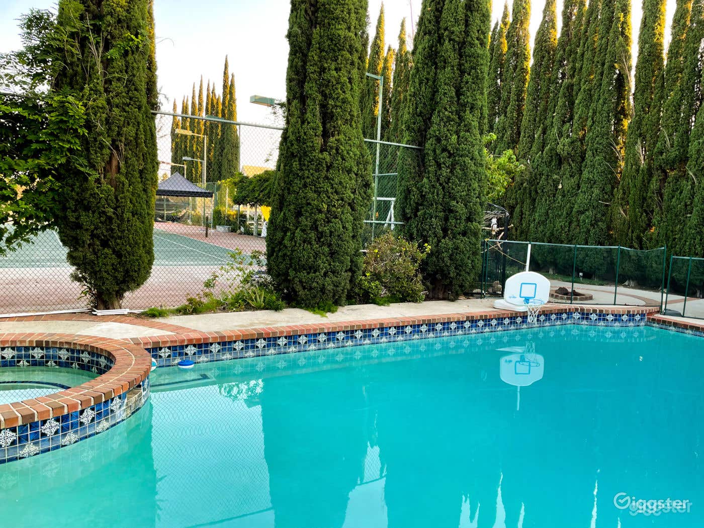 Charming Ranch Style Home Pool Rental Photo 1