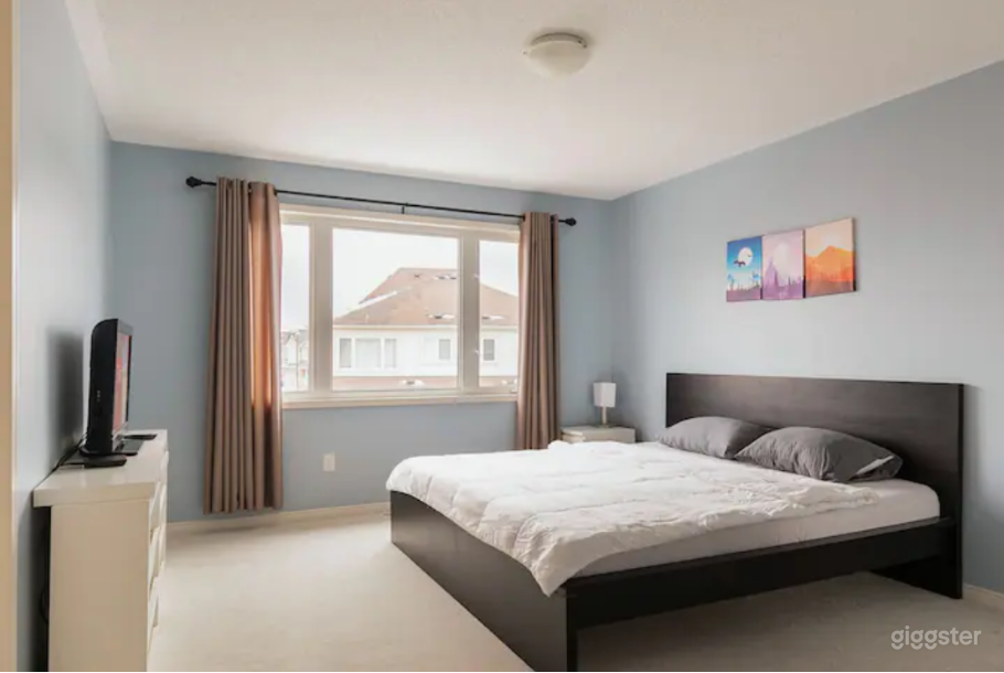 Luxury modern house with pool and hot tub Photo 1