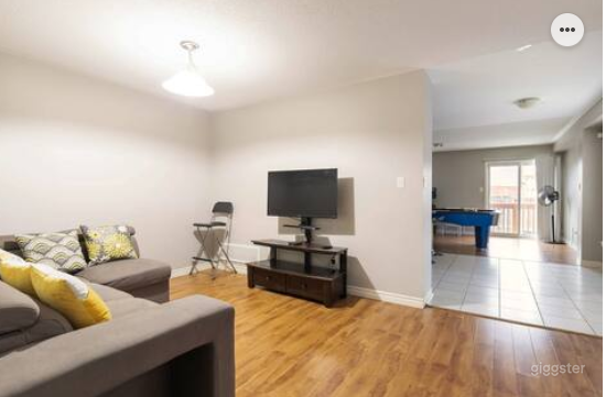  Luxury modern house with pool and hot tub 