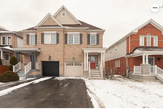  Luxury modern house with pool and hot tub 