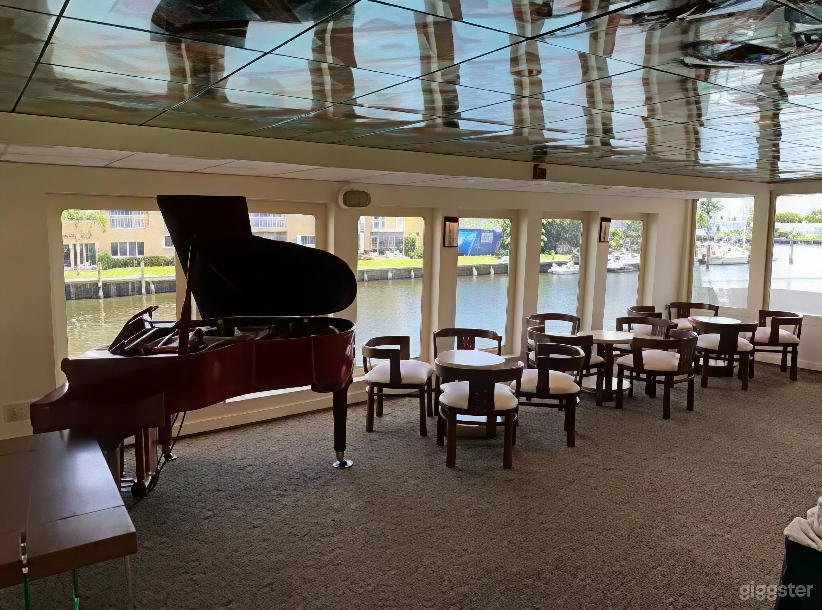 Luxury Event Yacht with Salon & Grand Piano Photo 3