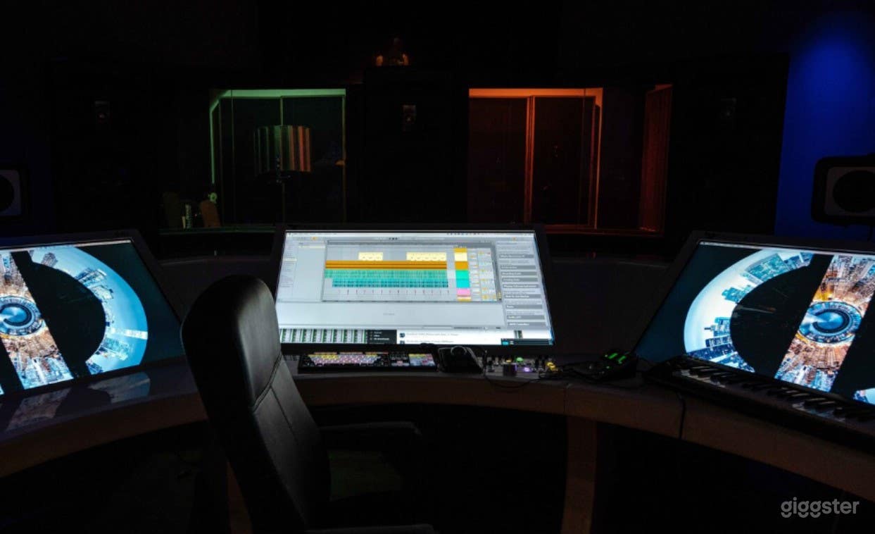 The Raven Suite Photo 2