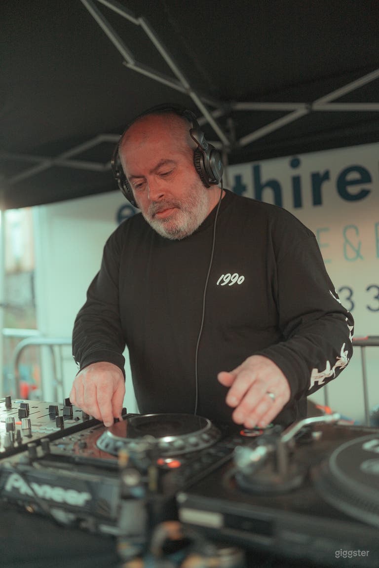  Spacious and Bright Social Club in Birmingham 