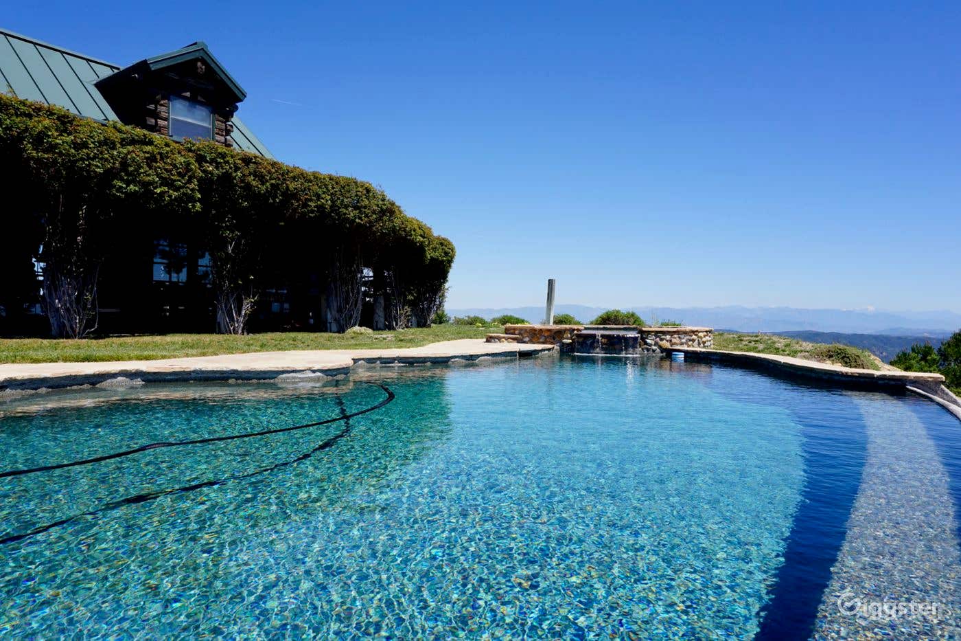 Stunning Pool on the Top of Santa Monica Mountains Photo 4