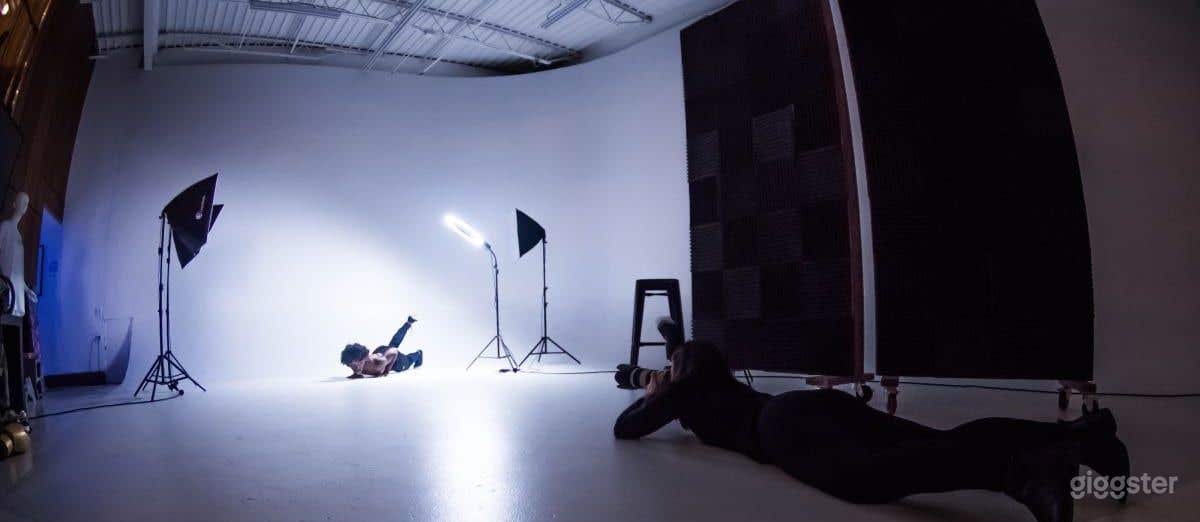 HUGE Cyc Wall with Photo Amenities  Photo 1