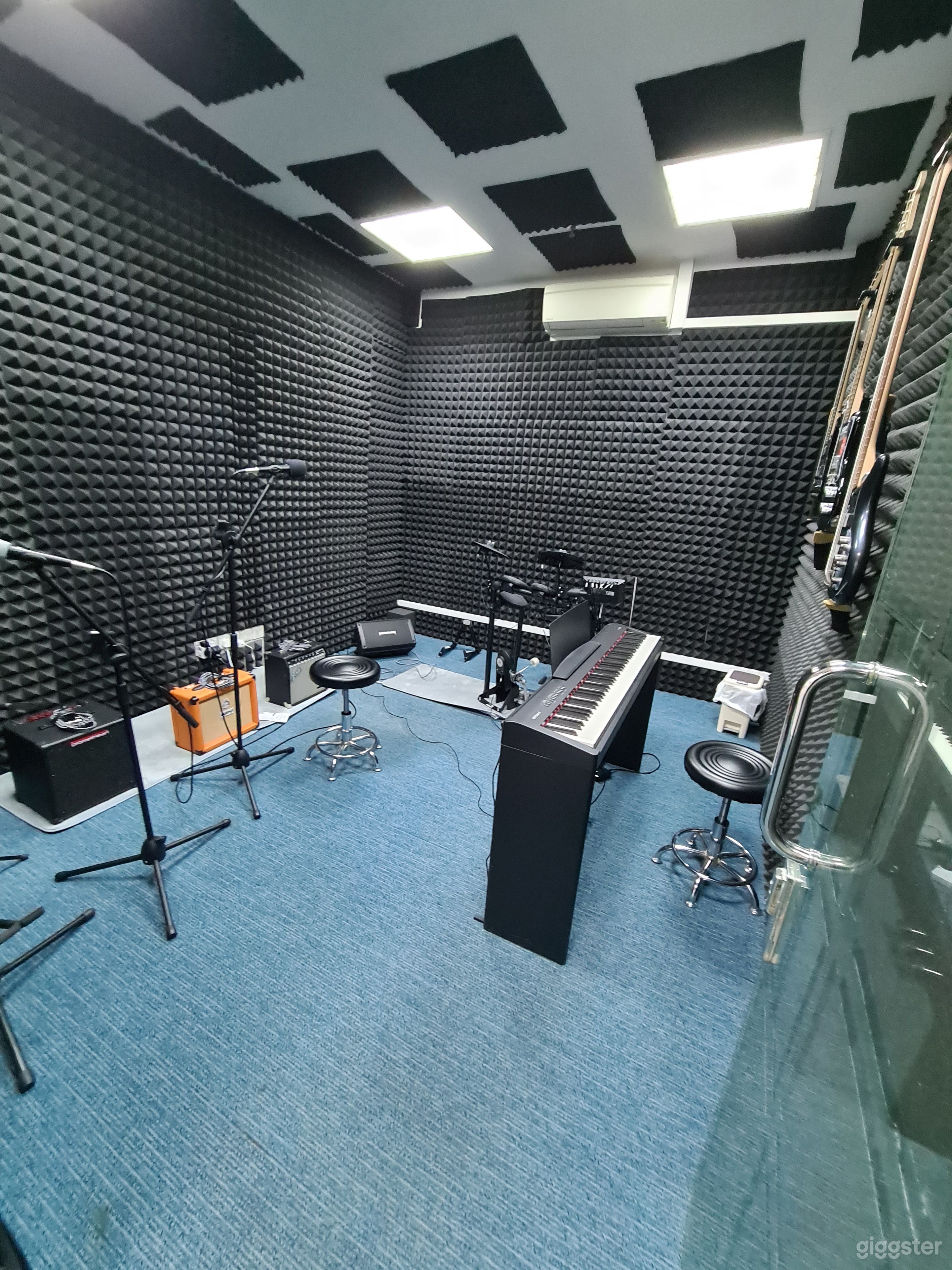 Music Jamming Studio Photo 3