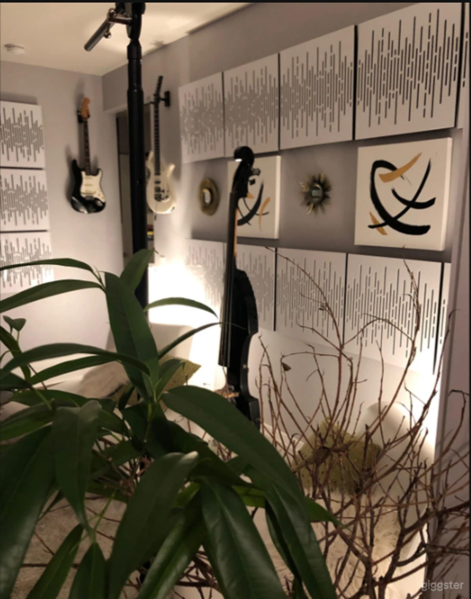 House With Studio Photo 3