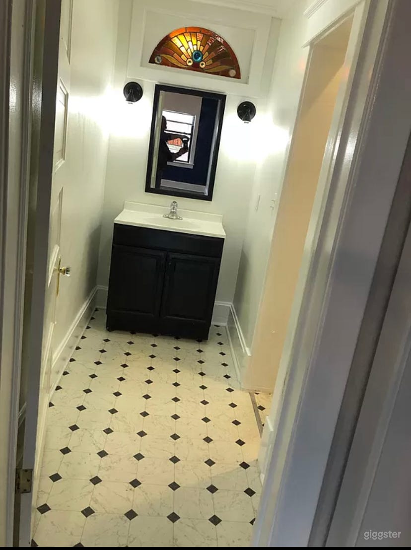 Convertible Studio Space near Plaza Photo 3