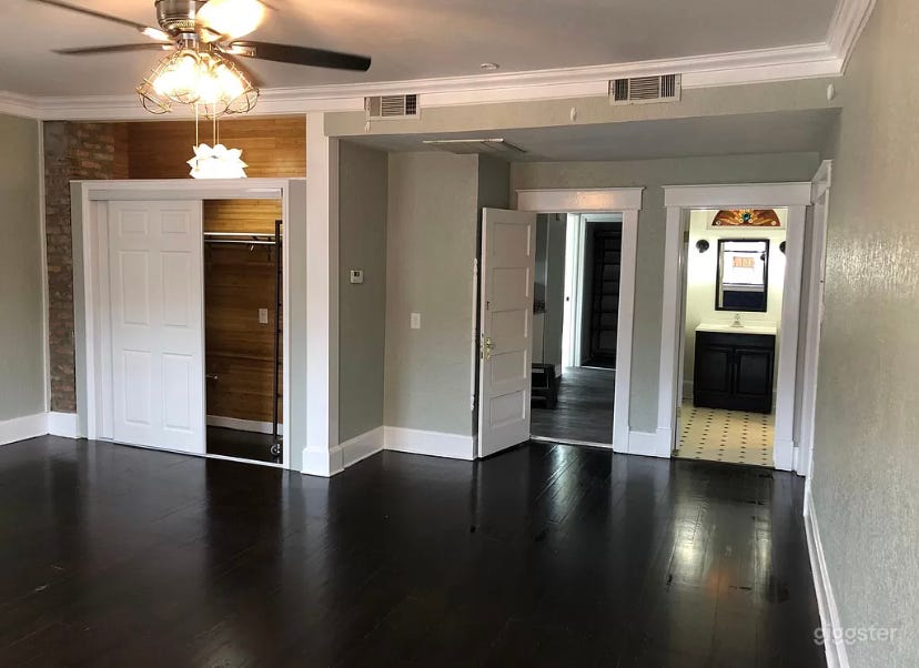 Convertible Studio Space near Plaza Photo 1