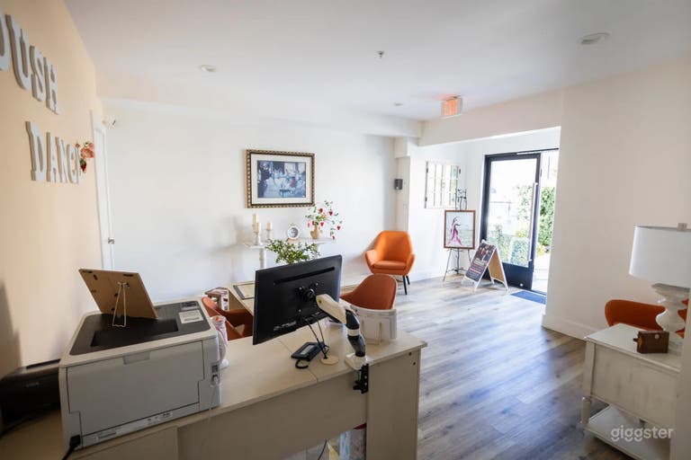  Cozy Dance Studio in Glendale with Backyard 