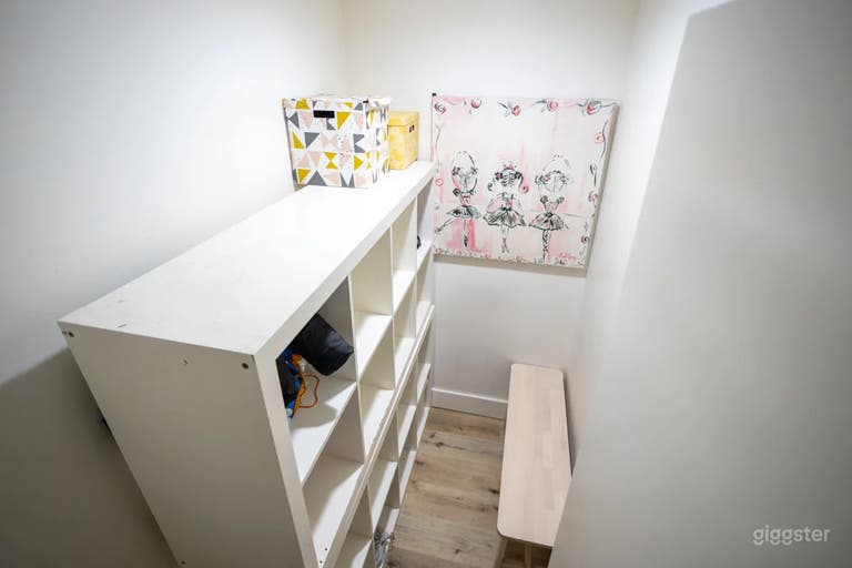  Cozy Dance Studio in Glendale with Backyard 