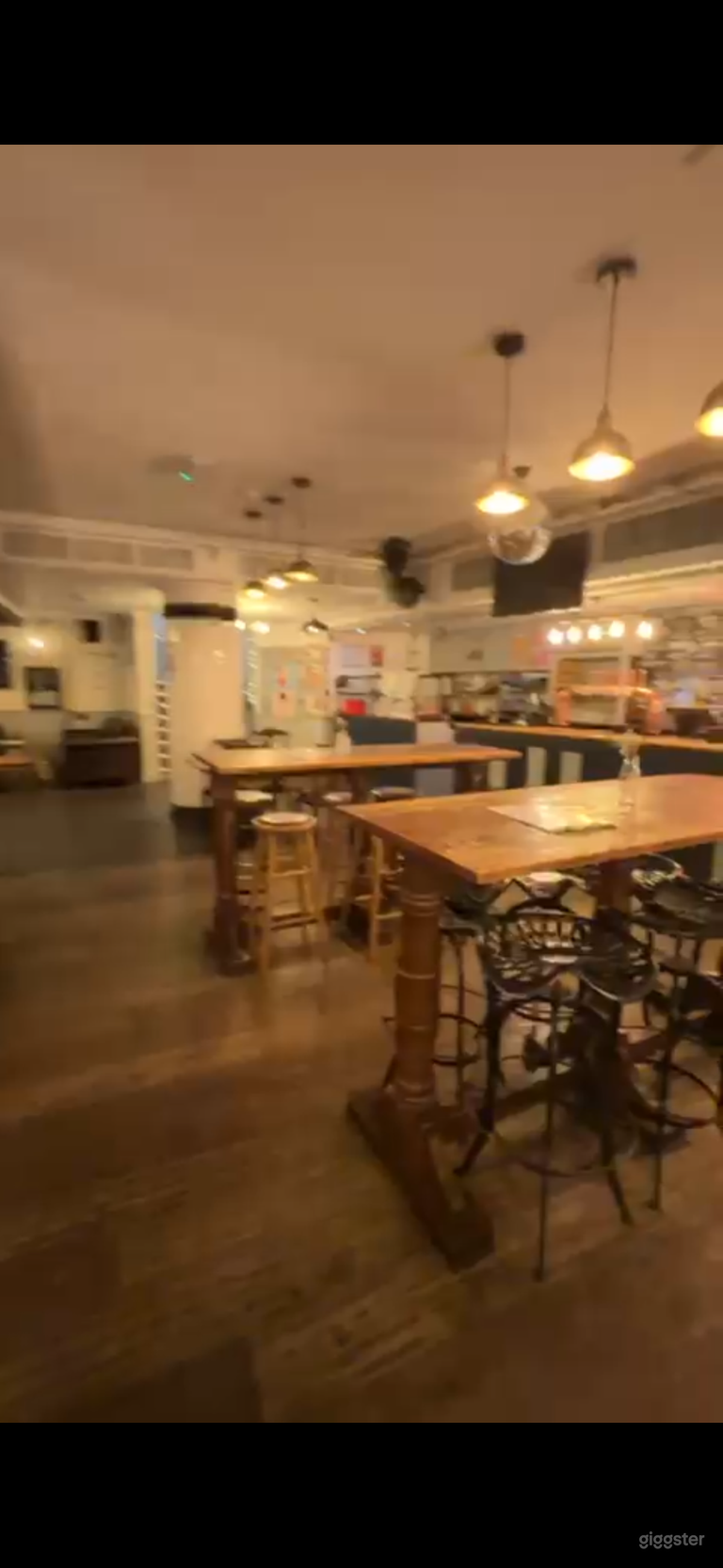  Large Central Bar Restaurant Upstairs 