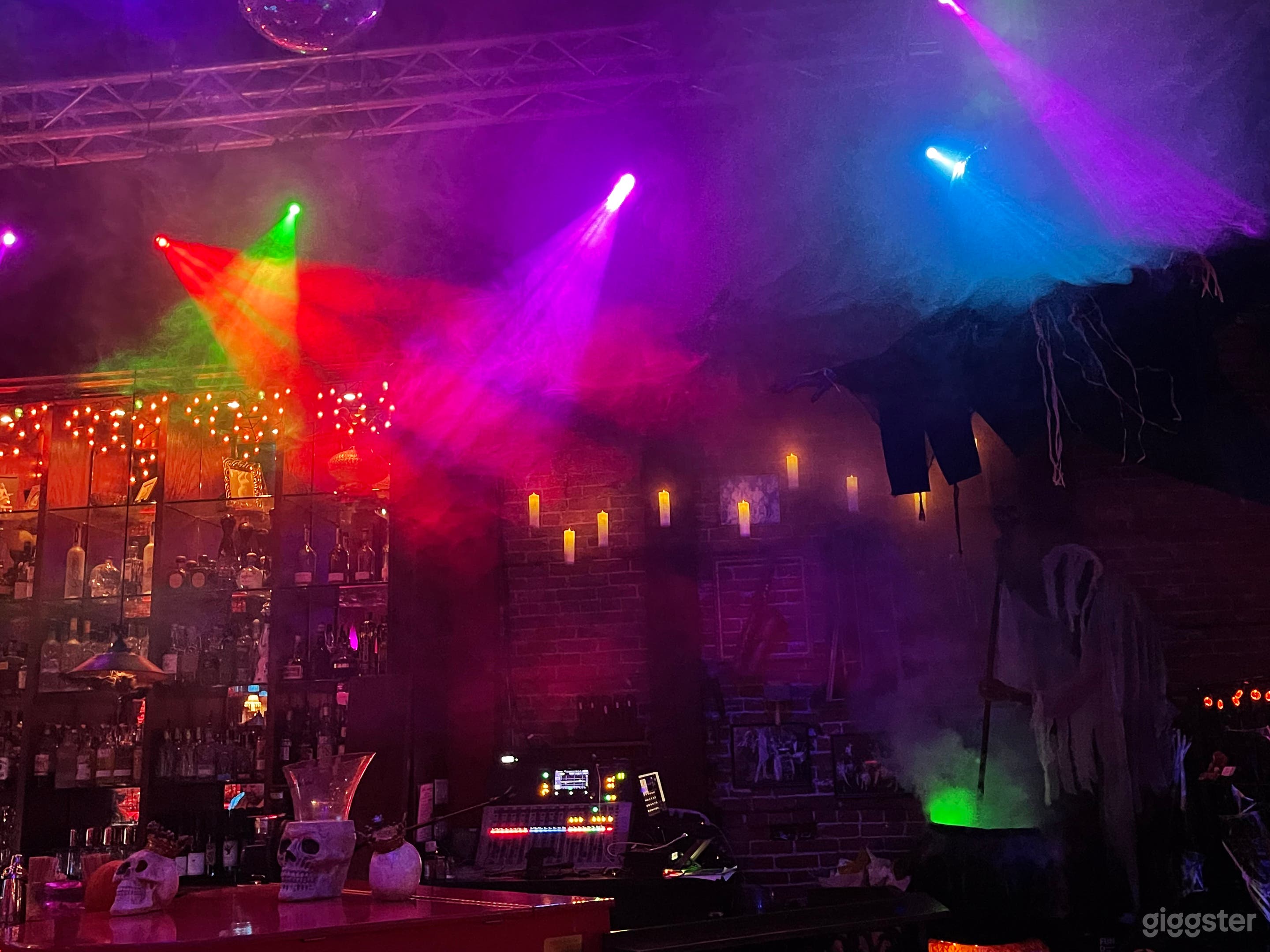 VIP Stage in Santa Barbara Photo 3