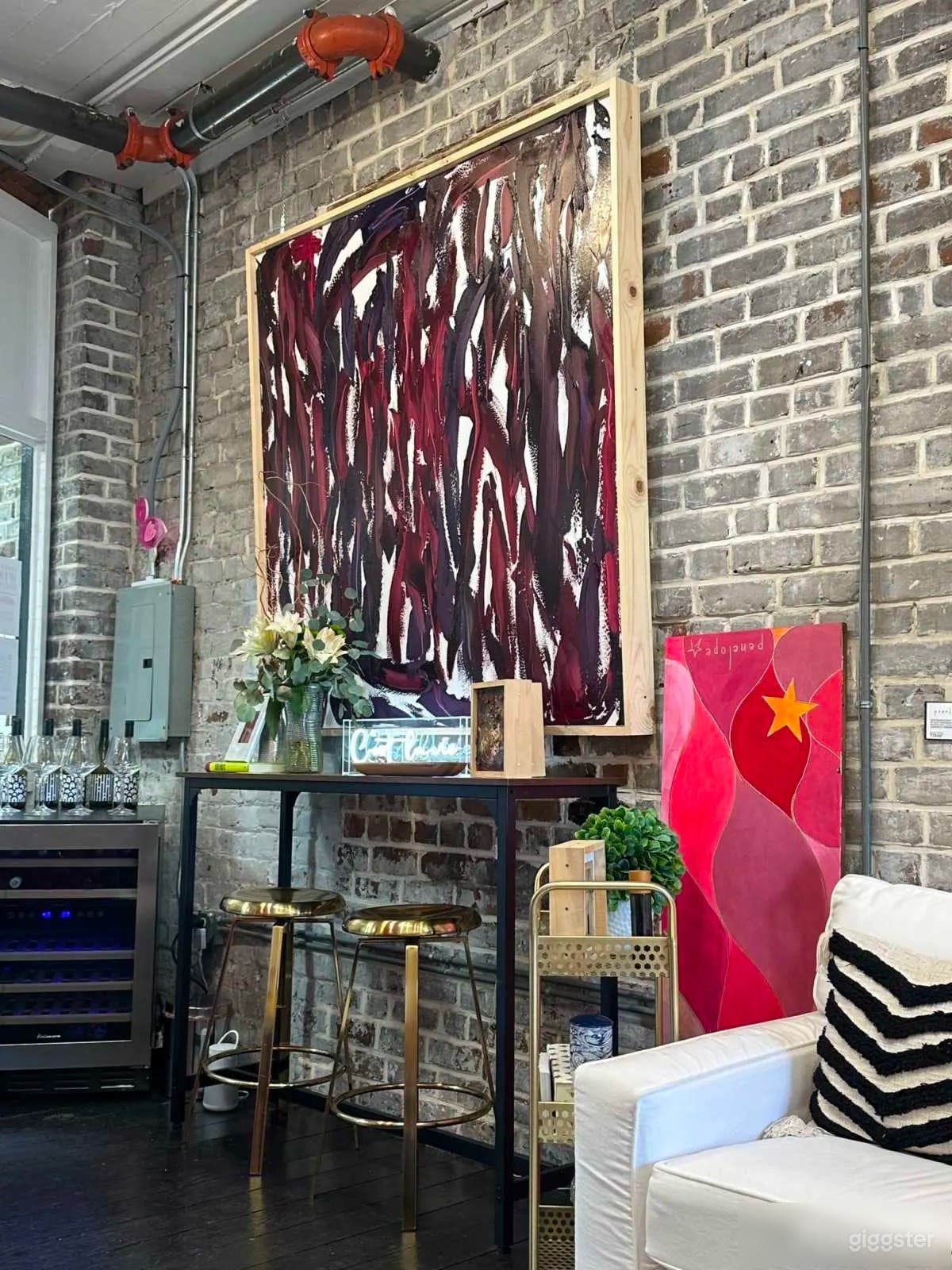 Contemporary Gallery in Historic Savannah Photo 4