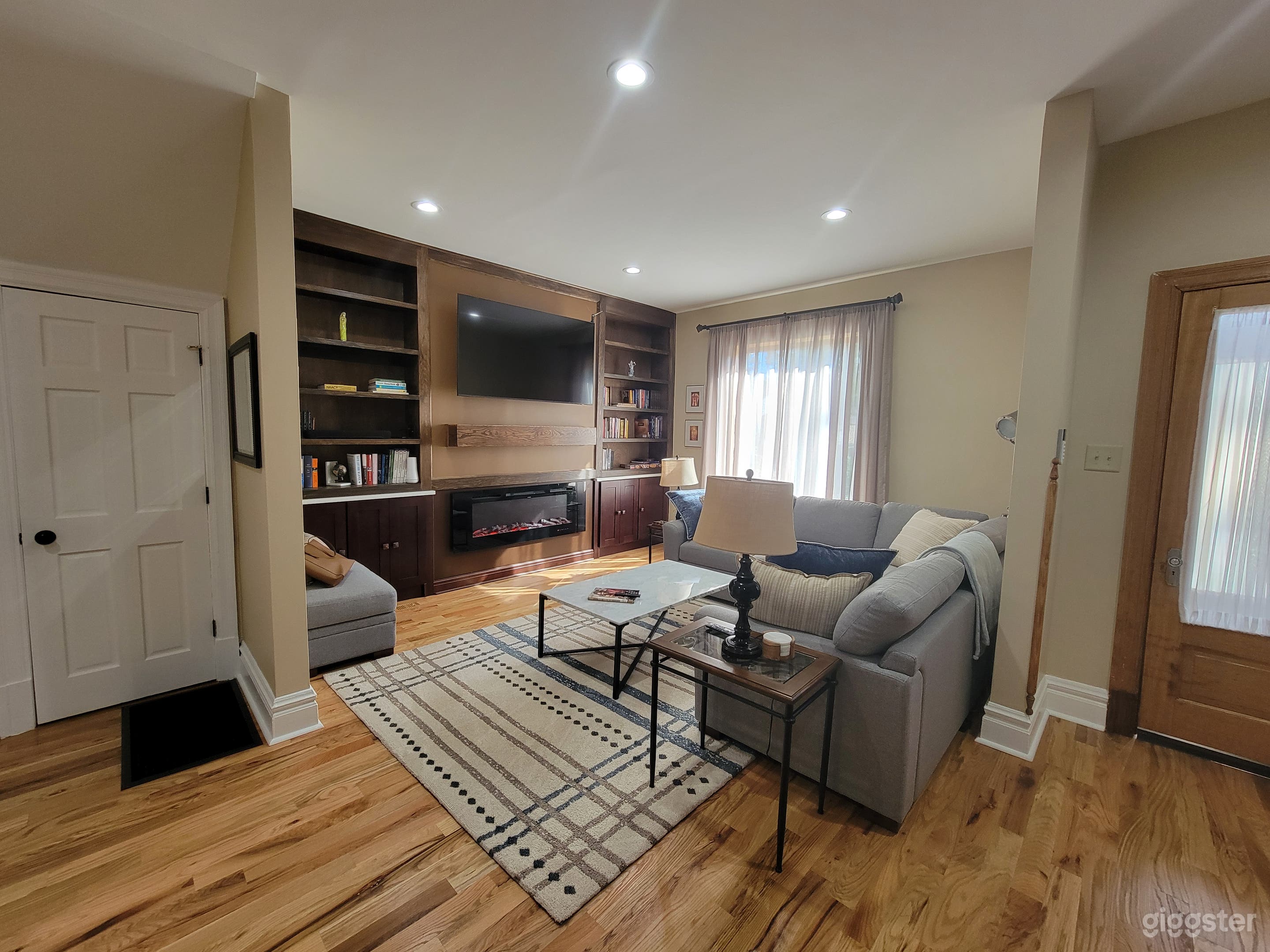 Versatile Furnished South Shore Home Near Obama Presidential Photo 1