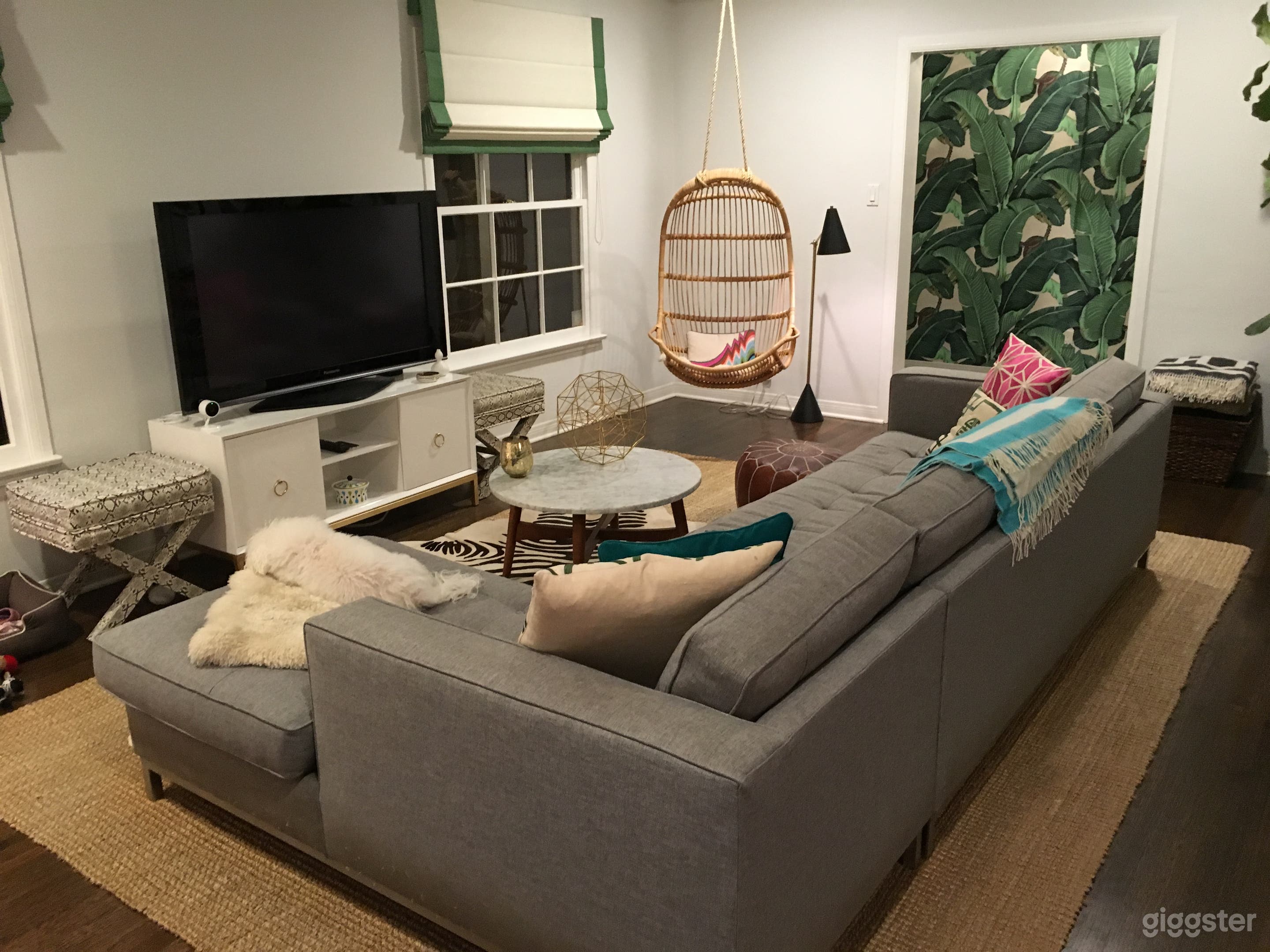 Beautiful remodeled bungalow, idyllic large yard Photo 4