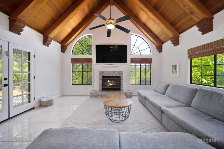  Valley Estate w Pool, Hot Tub, Sports Court 