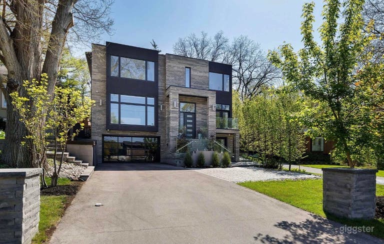  Newly Built Contemporary Luxury Home 