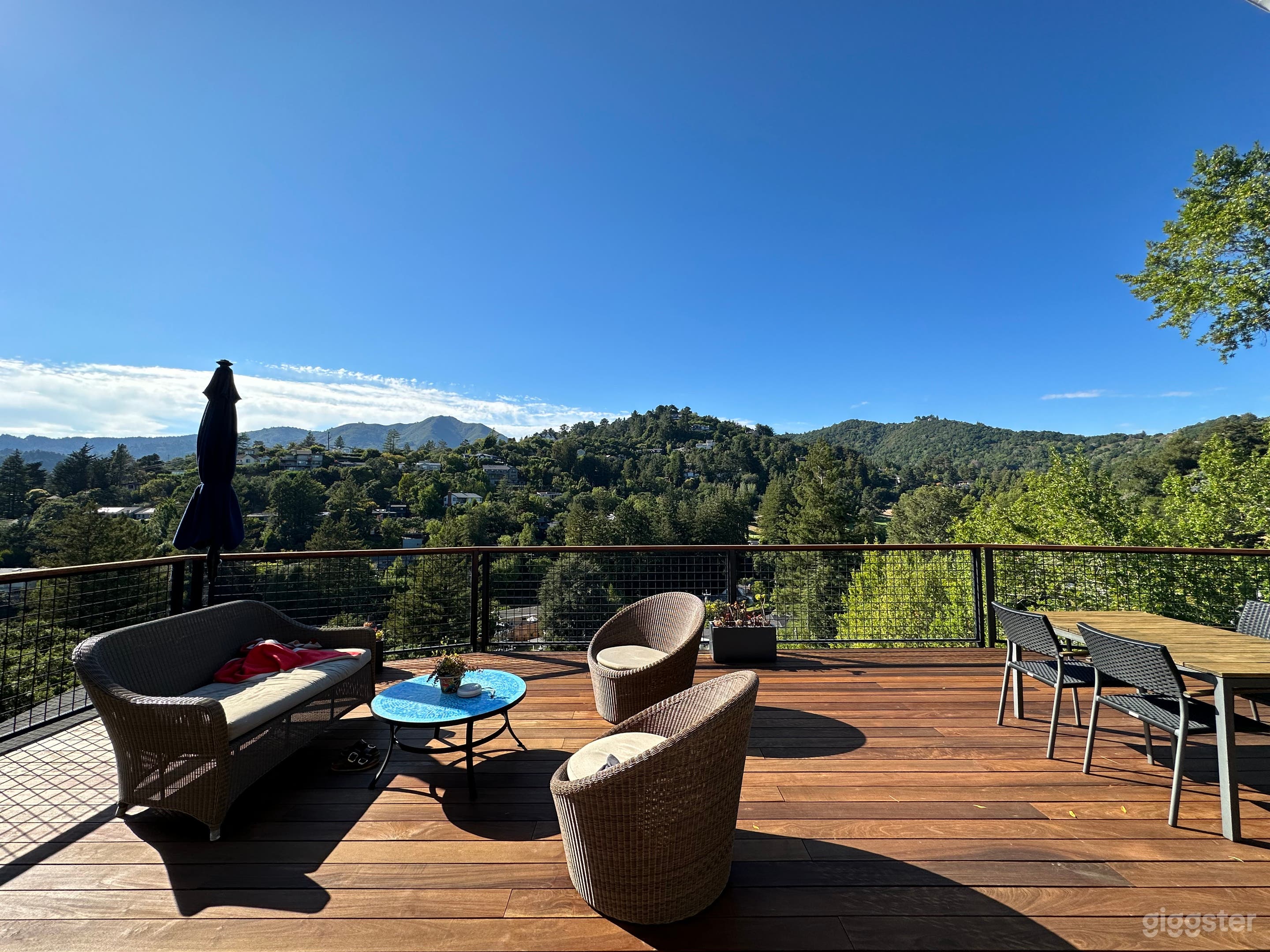 Big deck with Panoramic Views of Mount Tamalpais Photo 3