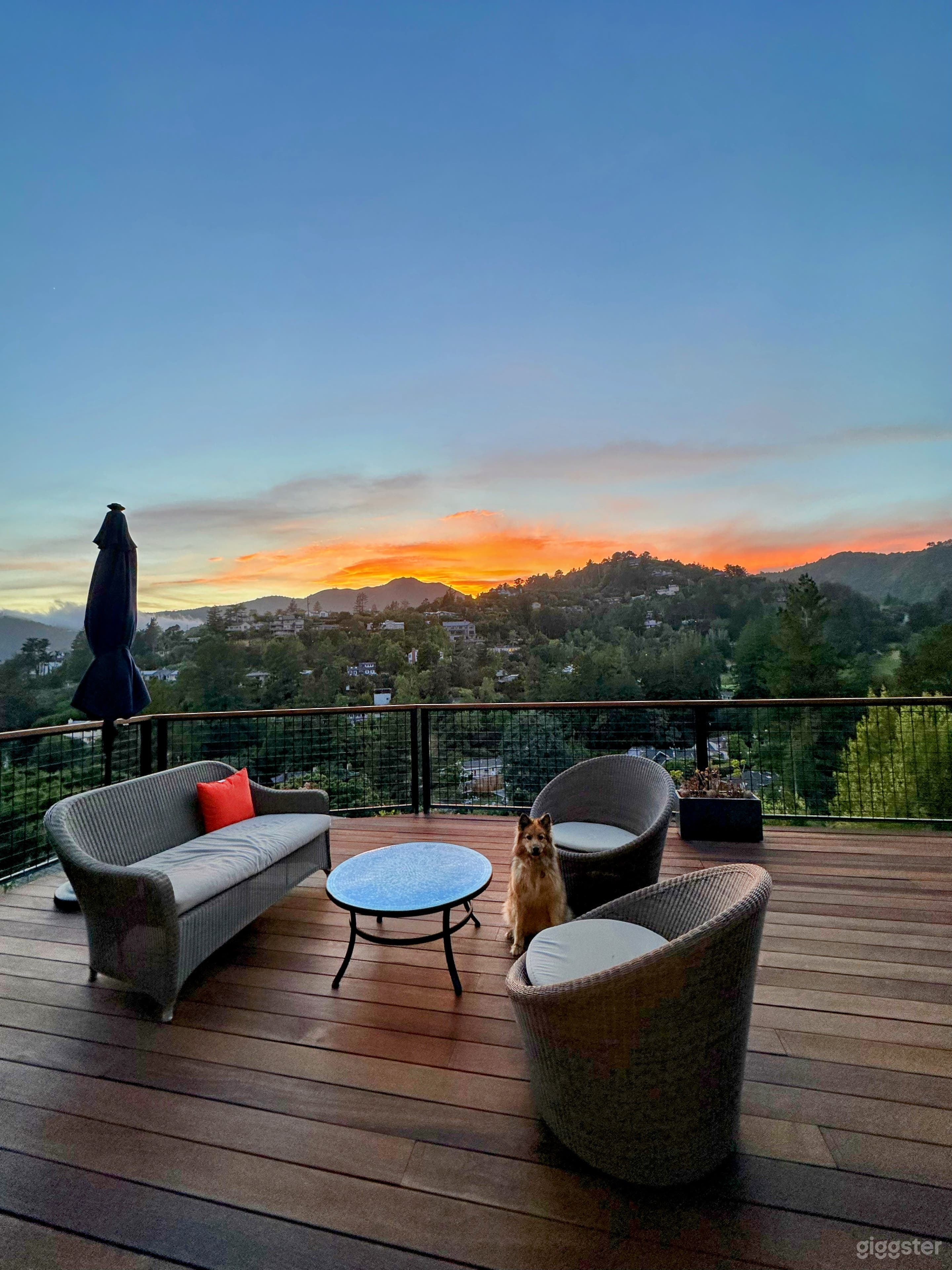 Big deck with Panoramic Views of Mount Tamalpais Photo 2