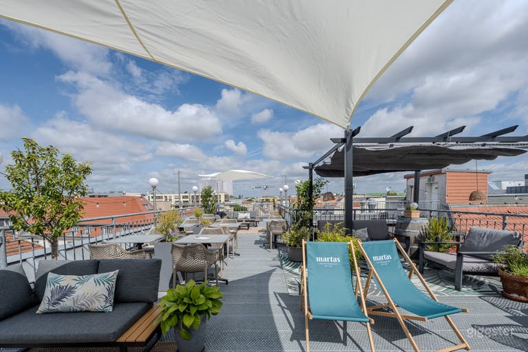  Skybar nahe Friedrichstraße, Blick auf Reichstag und Charité 