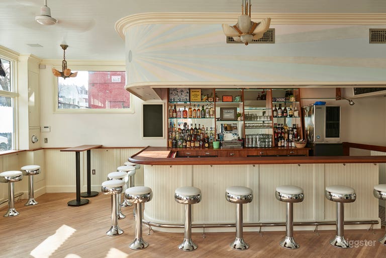  Bright Mid-Century / Art Deco Style Bar 