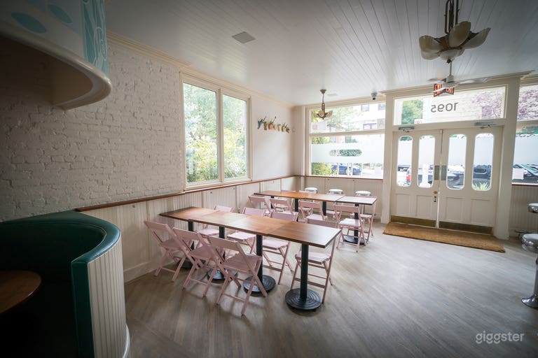  the 25&#x27; wide building gives an airy, open feel to our dining room &amp; is better for accommodating shoots. 