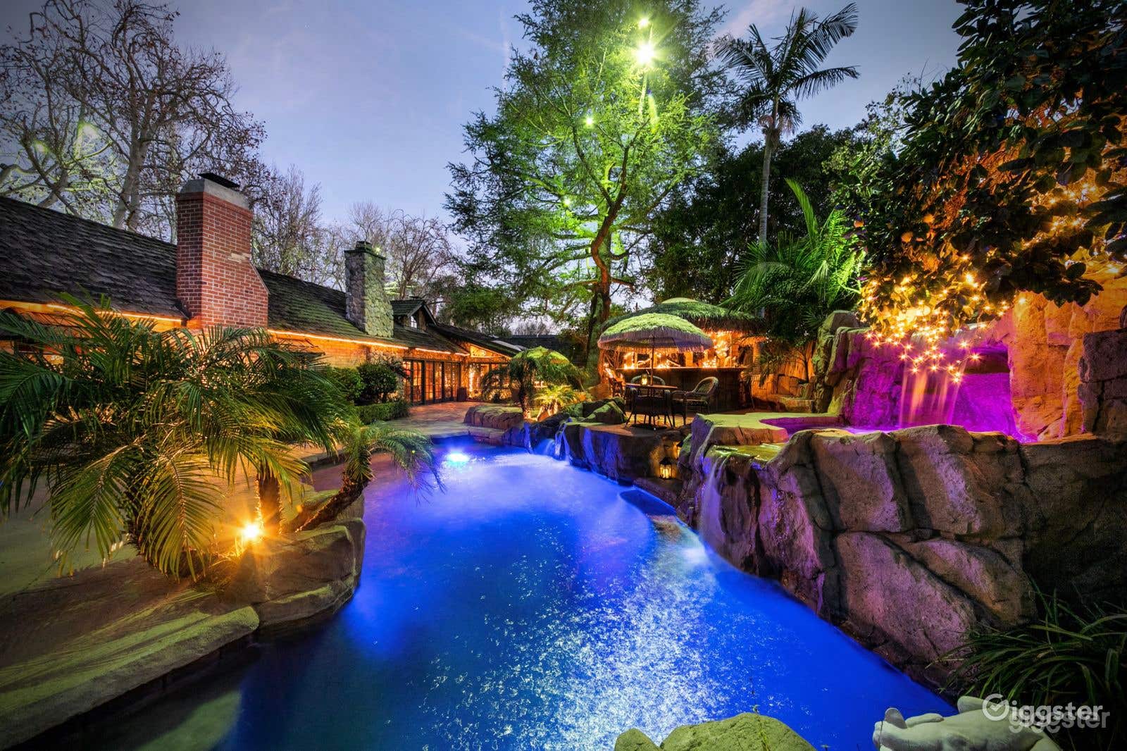 Salt water grotto, pool and jacuzzi  Photo 2