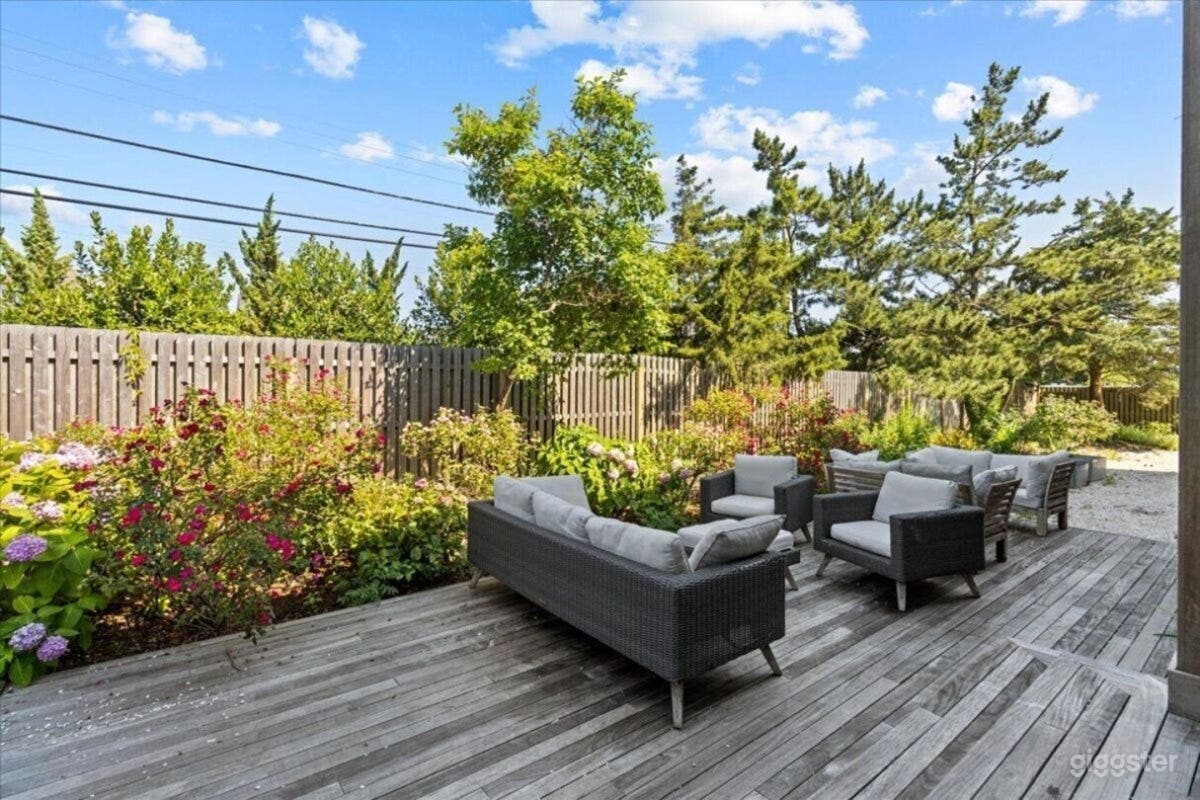 Coastal Backyard on Barnegat Lane Photo 2