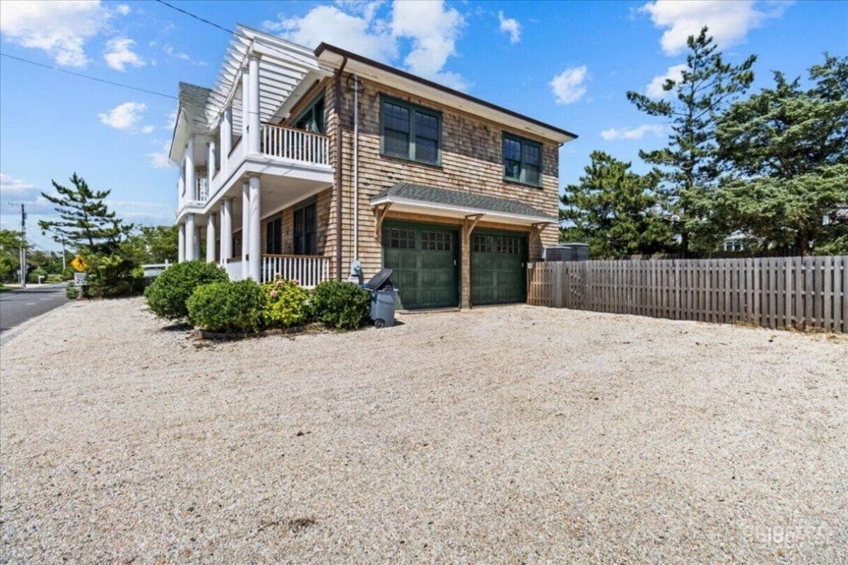 Coastal Backyard on Barnegat Lane Photo 4