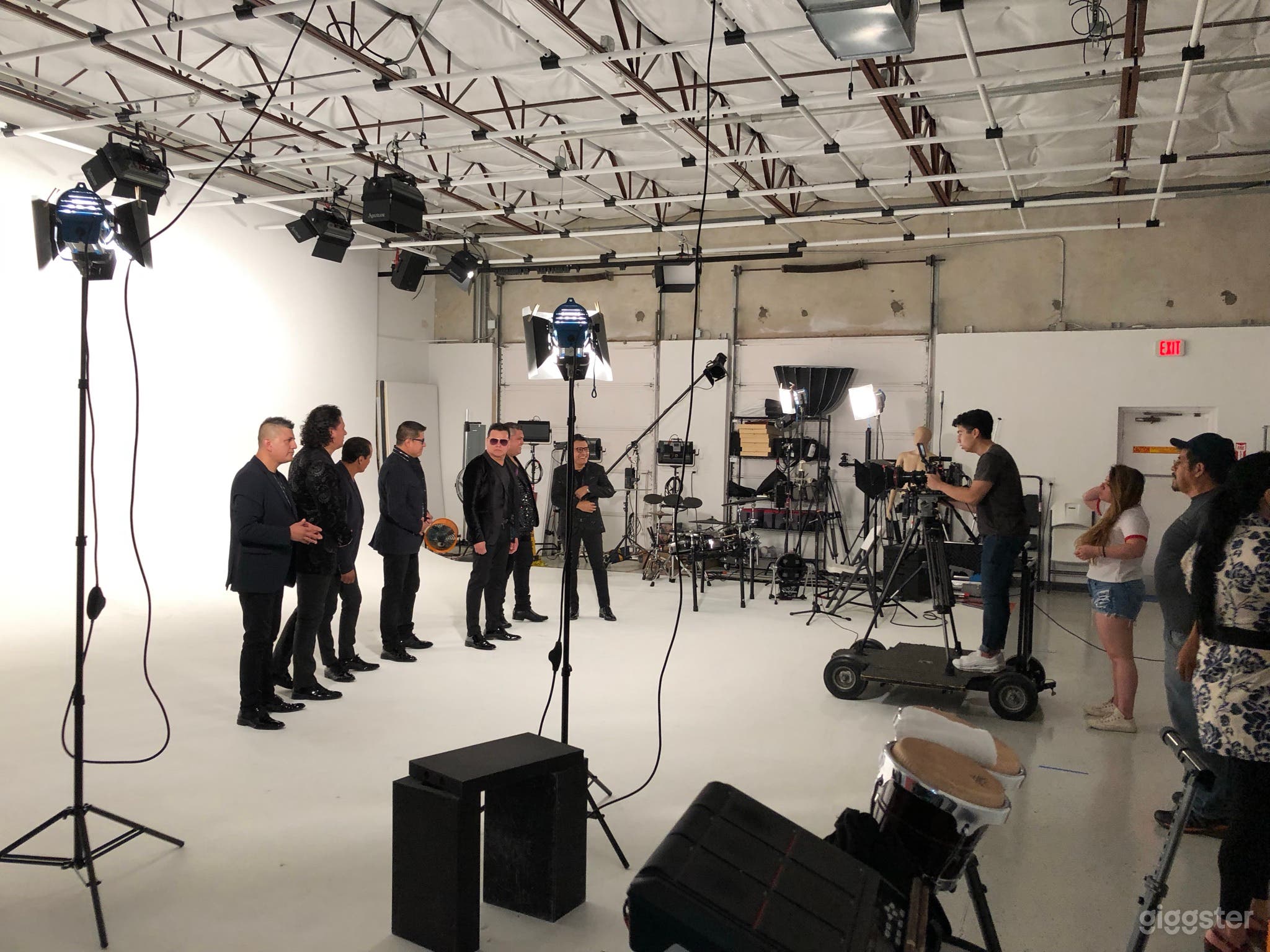 Dallas' cleanest photo &amp; video studio Photo 4