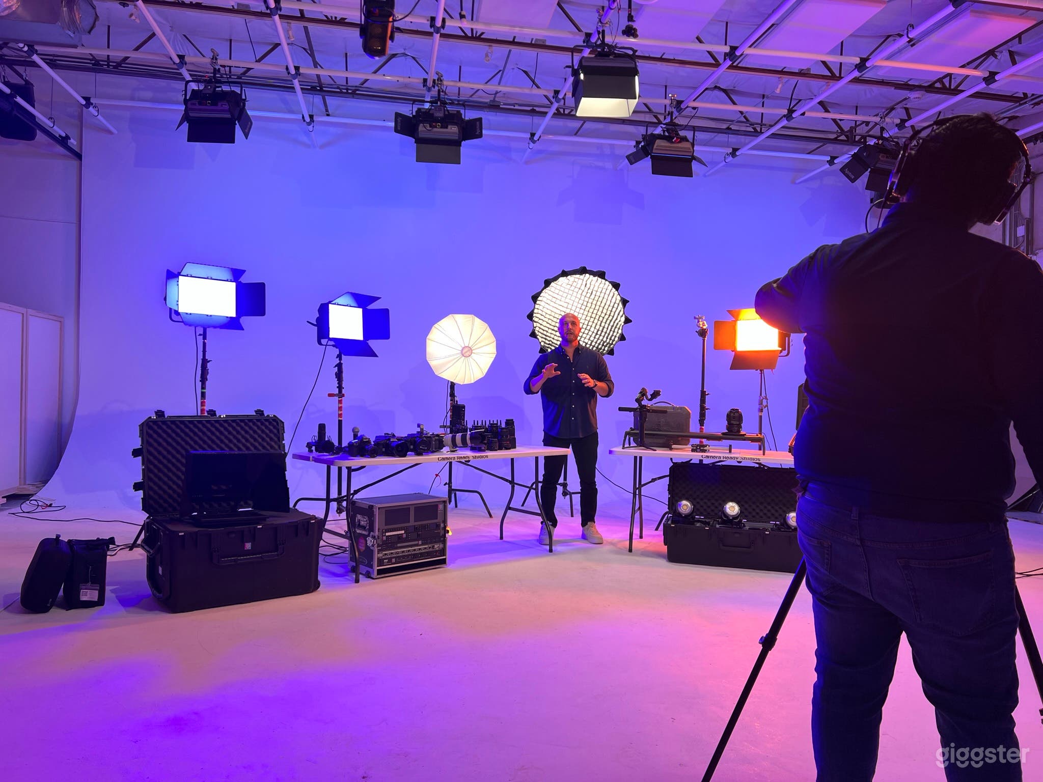 Dallas' cleanest photo &amp; video studio Photo 1