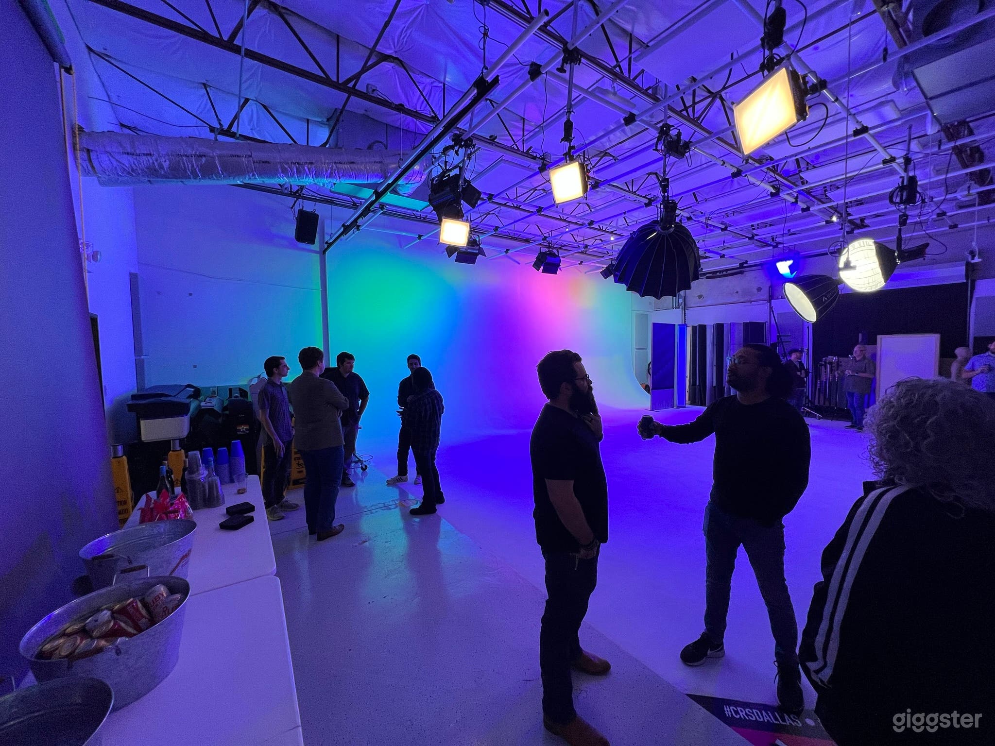 Dallas' cleanest photo &amp; video studio Photo 2