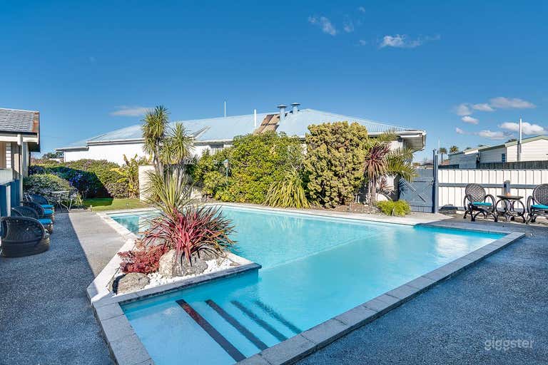  Napier City's The Quiet One - Cozy Motel with Pool 