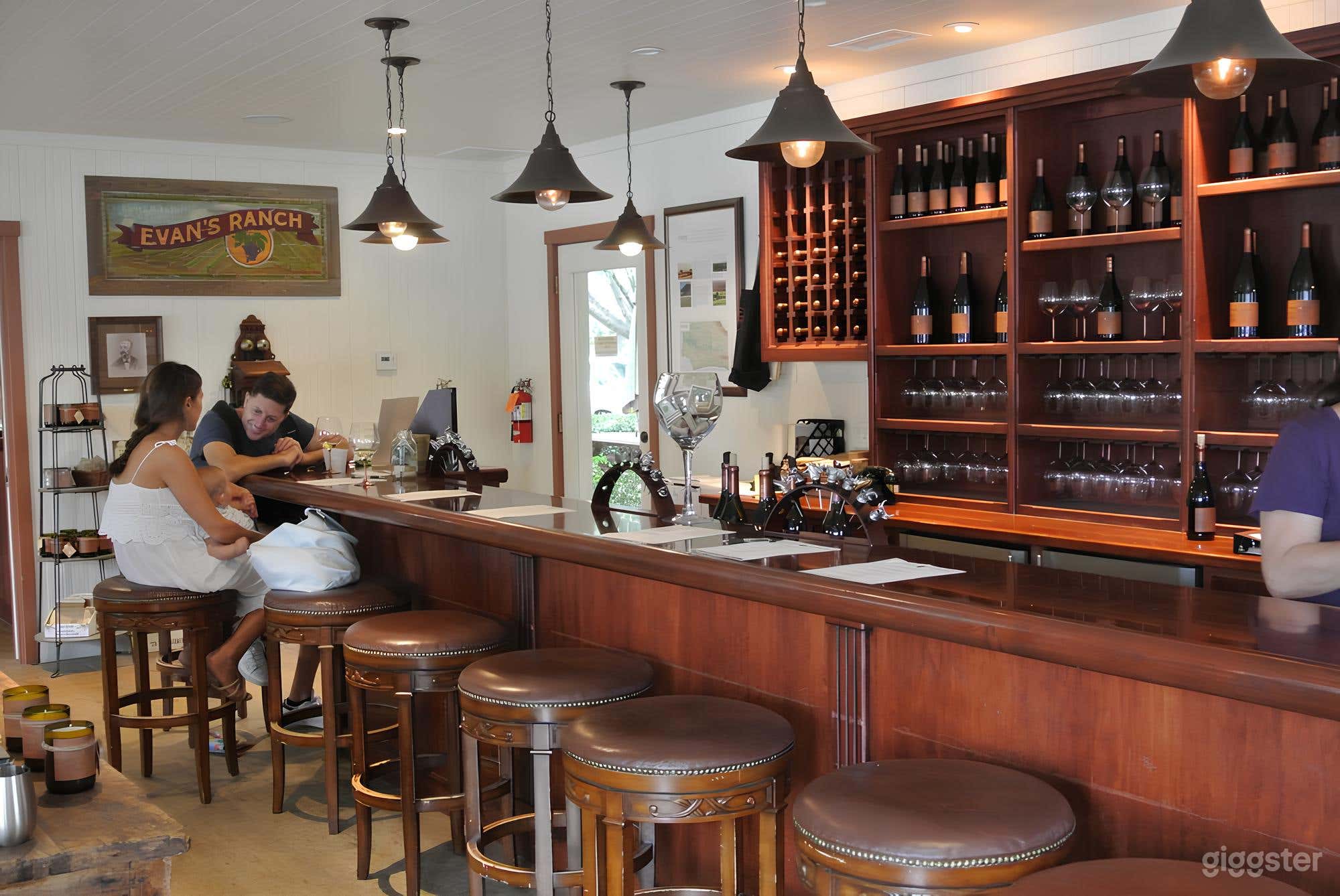 Vintage Tasting Room Photo 3