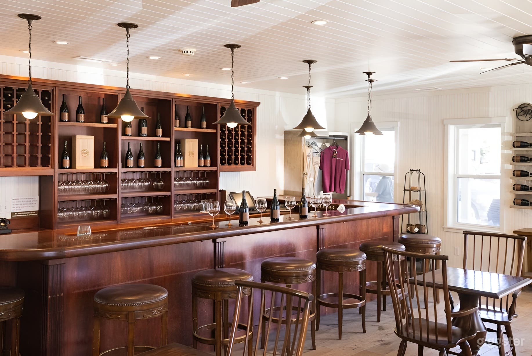 Vintage Tasting Room Photo 2