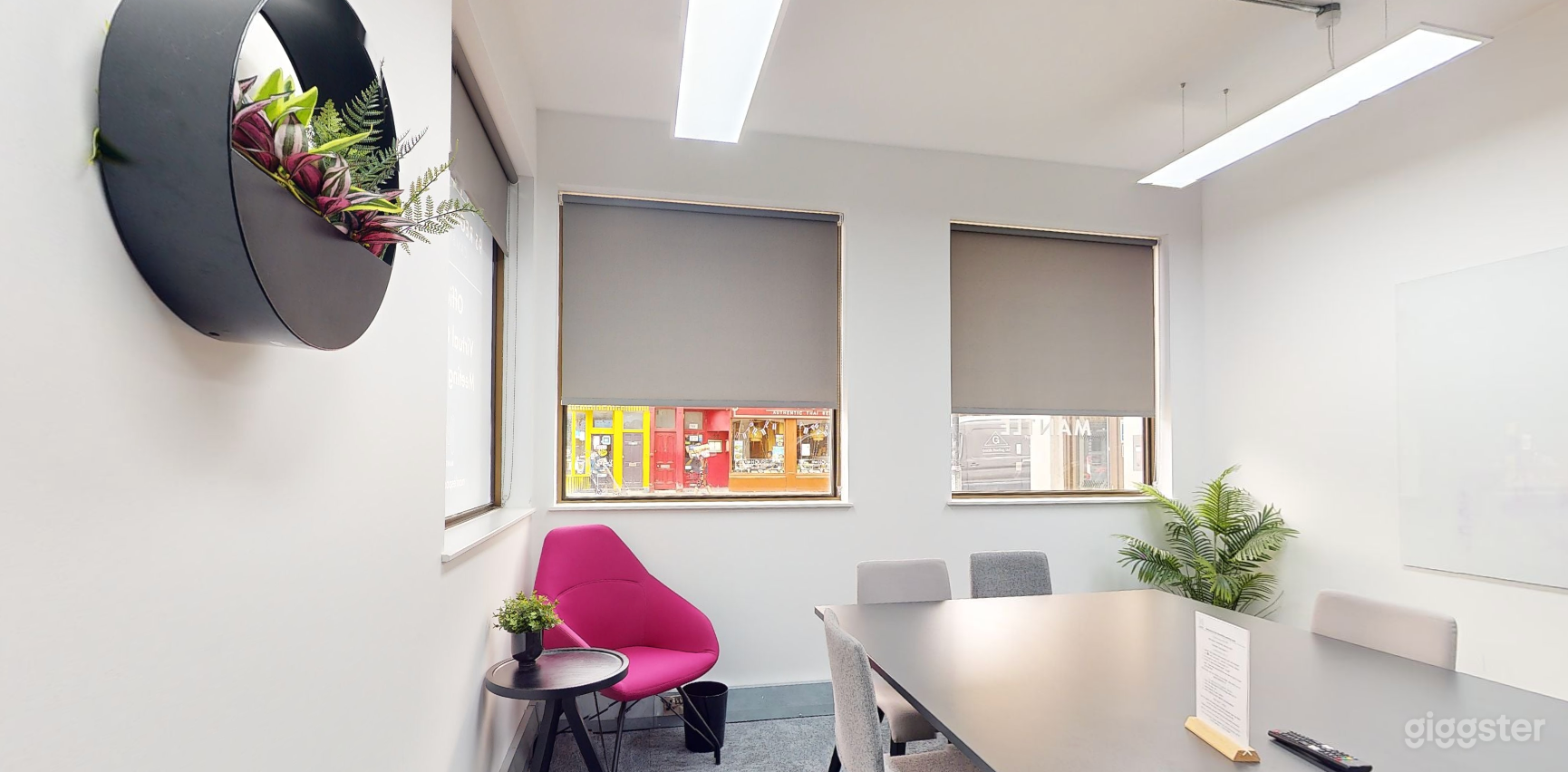 Petersfield Meeting Room for 8 Persons Photo 1