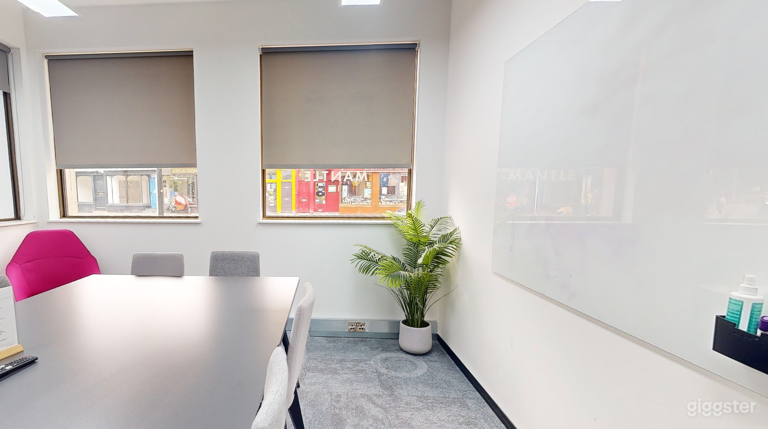 Petersfield Meeting Room for 8 Persons Photo 2